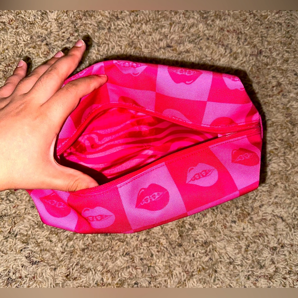 Sexy NWT pink kiss benefit kissing makeup bag purse cosmetic bag